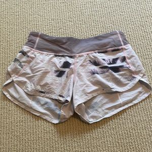 Lululemon speed up shorts 2.5”